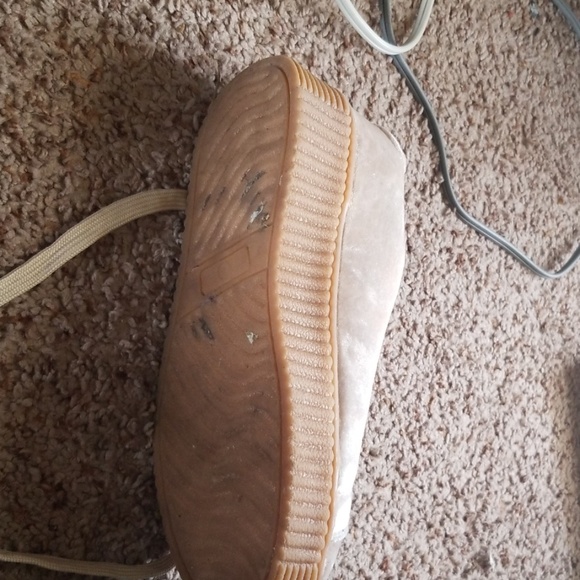 Shoes - Picture 3 of 4